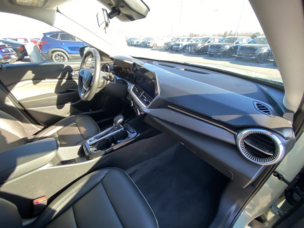 Used 2025 Chevrolet Trax ACTIV w/ Driver Confidence Package image 28