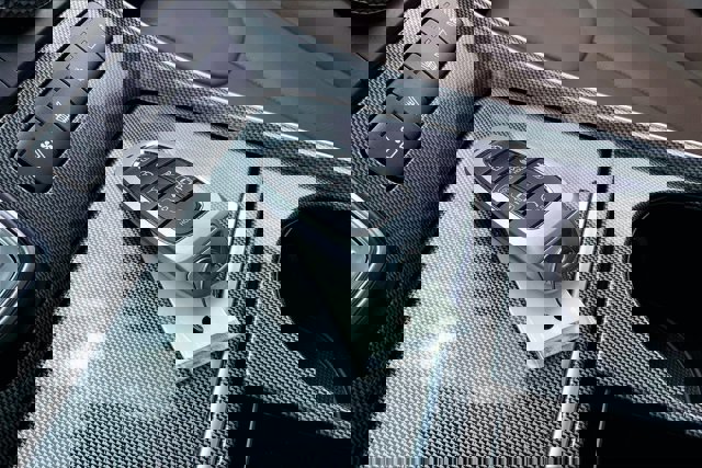 Used 2023 Hyundai Santa Fe Limited AWD/4WD image 11