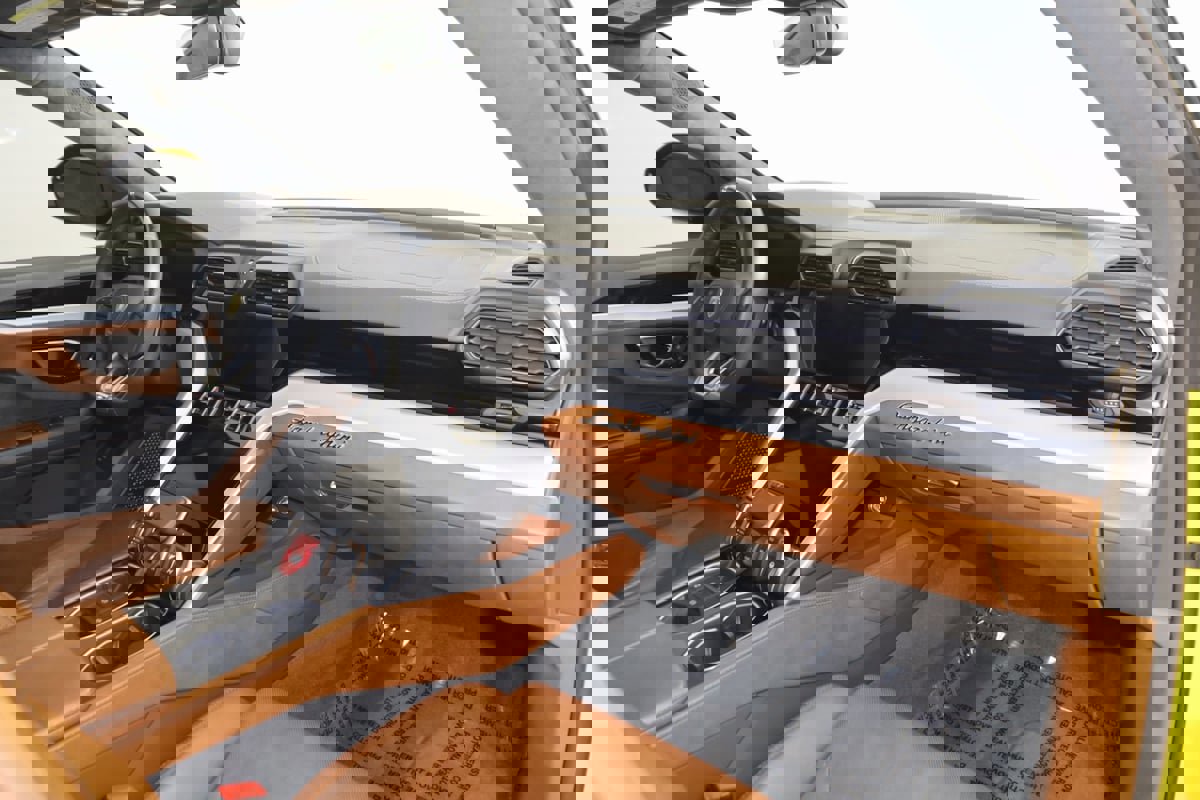 Used 2019 Lamborghini Urus image 73