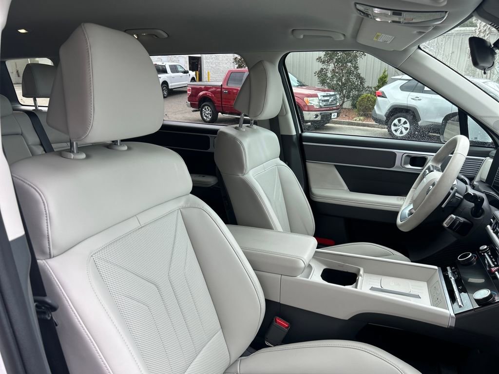Used 2025 Hyundai Santa Fe SEL image 14