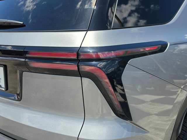 New 2026 Chevrolet Traverse LT w/ Enhanced Driving Package FWD image 10