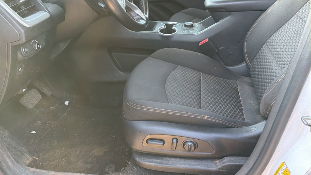 Used 2018 GMC Terrain SLE w/ Infotainment Package I FWD image 6