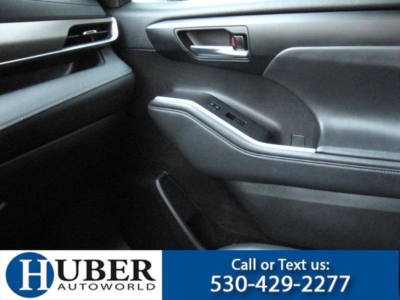 Used 2022 Toyota Highlander XLE image 11