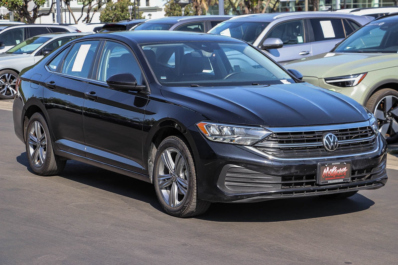 Used 2024 Volkswagen Jetta SE FWD image 3