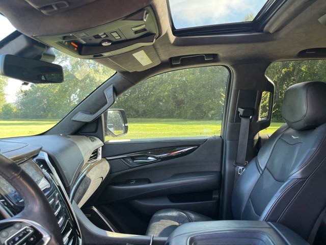 Used 2020 Cadillac Escalade Platinum image 15