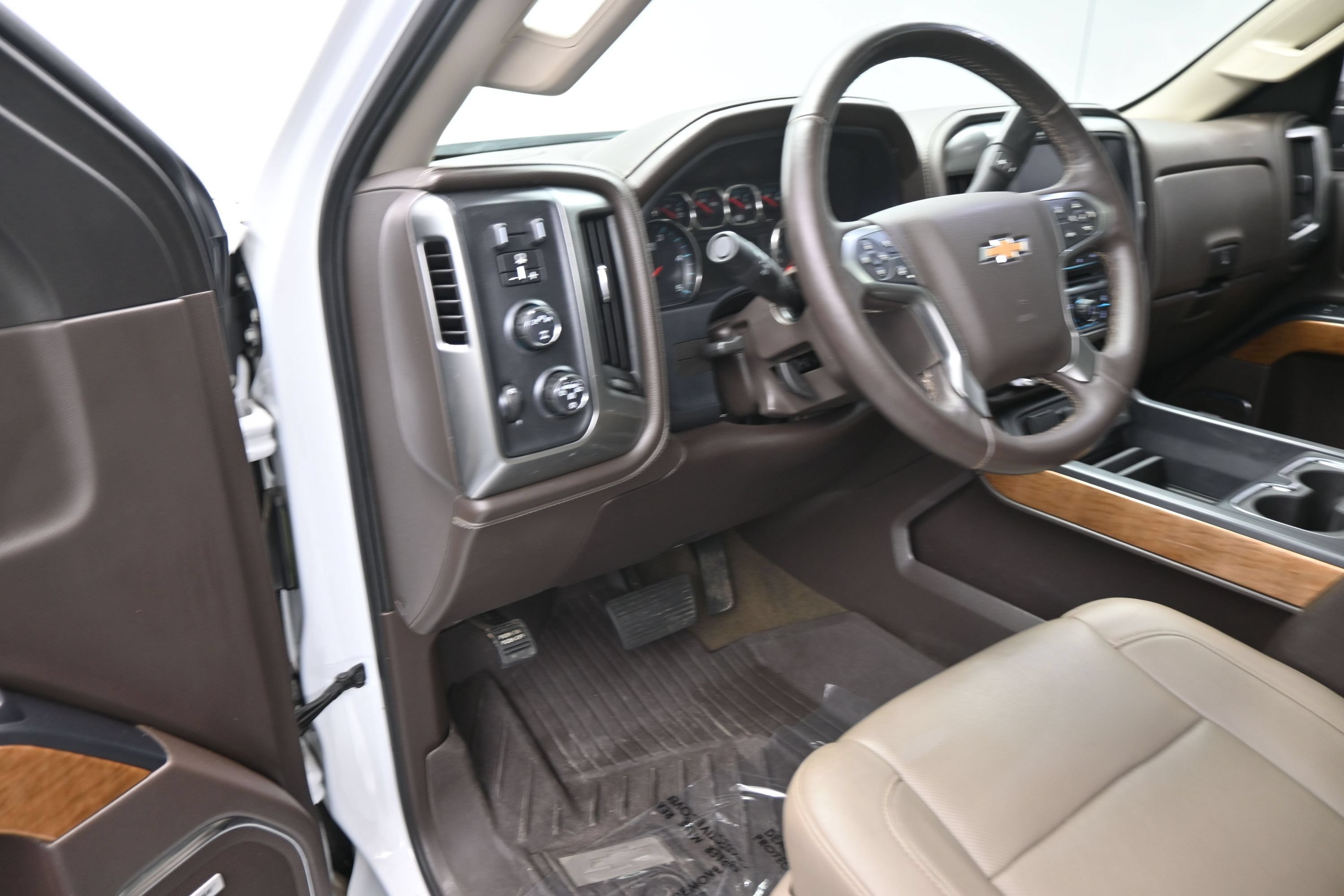 Used 2018 Chevrolet Silverado 3500 LTZ w/ Duramax Plus Package AWD/4WD image 12