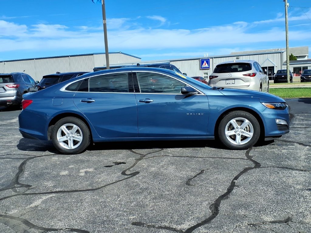 Used 2025 Chevrolet Malibu LS w/ Driver Confidence Package FWD image 11