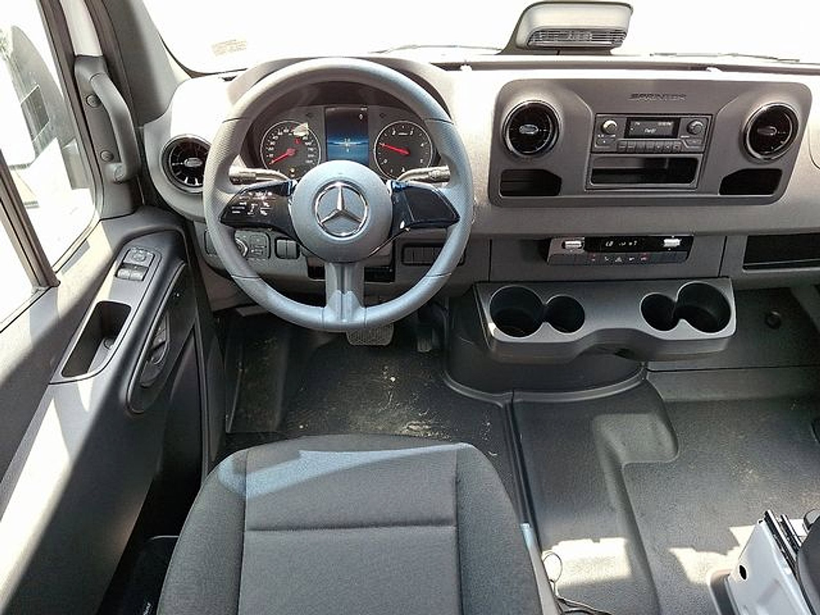 Used 2025 Mercedes-Benz Sprinter 2500 image 12