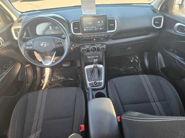 Used 2025 Hyundai Venue SEL FWD image 9