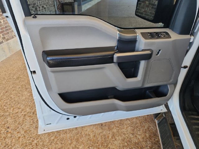 Used 2019 Ford F150 XLT w/ Equipment Group 302A Luxury AWD/4WD image 9
