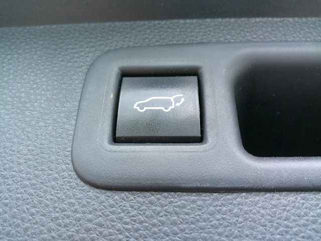 Used 2022 Toyota Highlander XLE AWD/4WD image 29