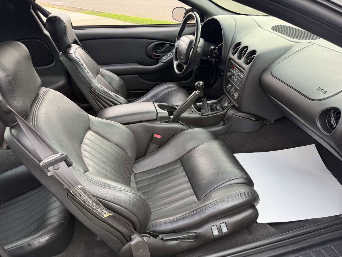 Used 2000 Pontiac Firebird Formula w/ Security Pkg RWD image 16