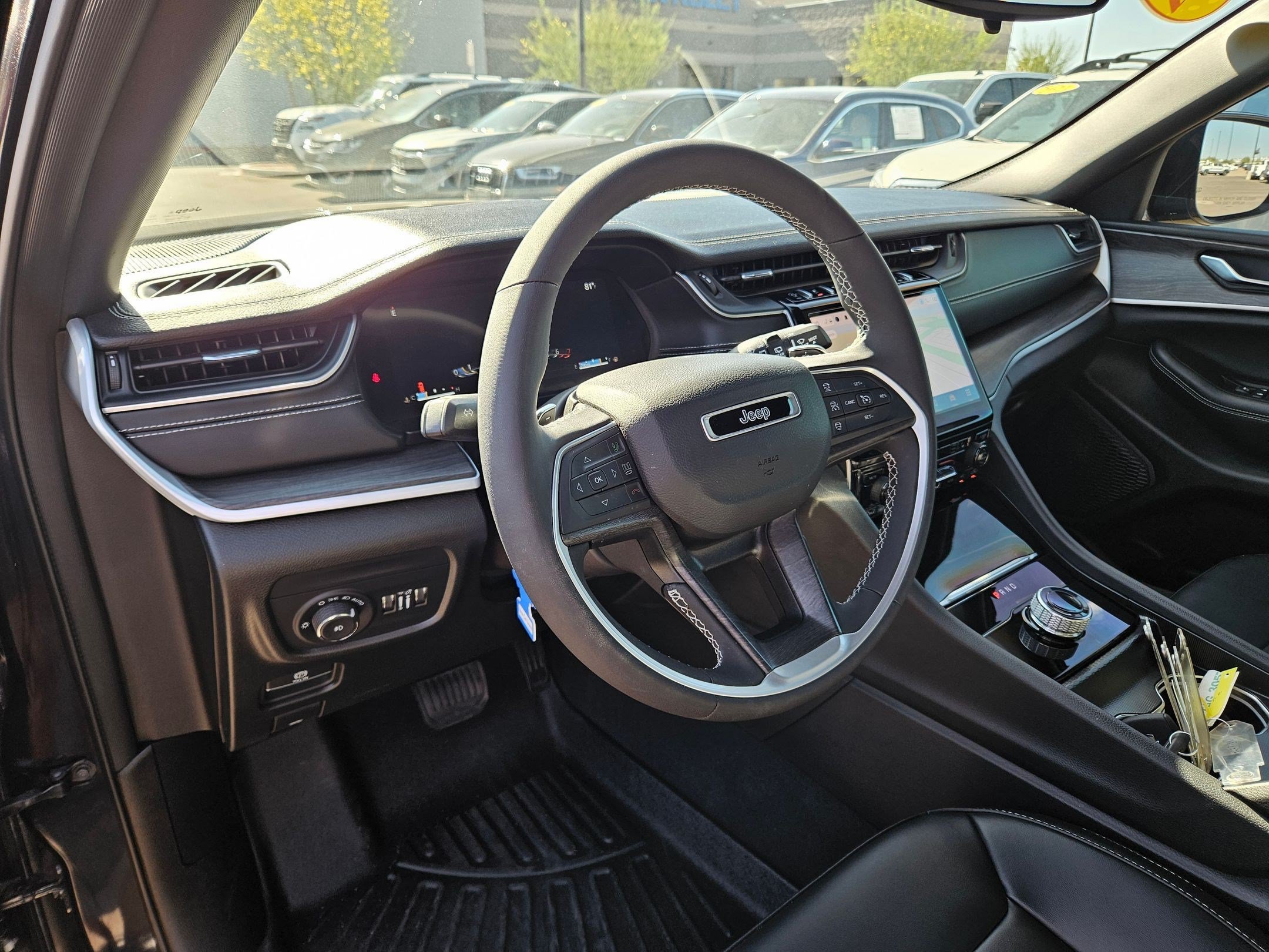 Used 2024 Jeep Grand Cherokee Limited RWD image 15