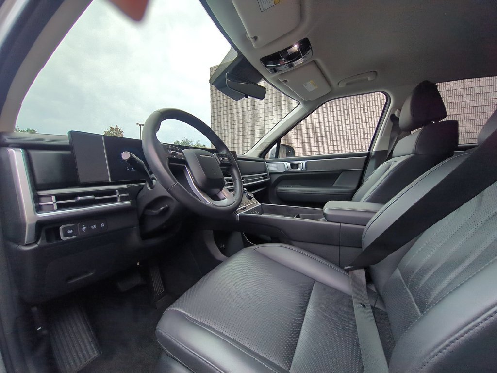 Used 2026 Hyundai Santa Fe SEL FWD image 15