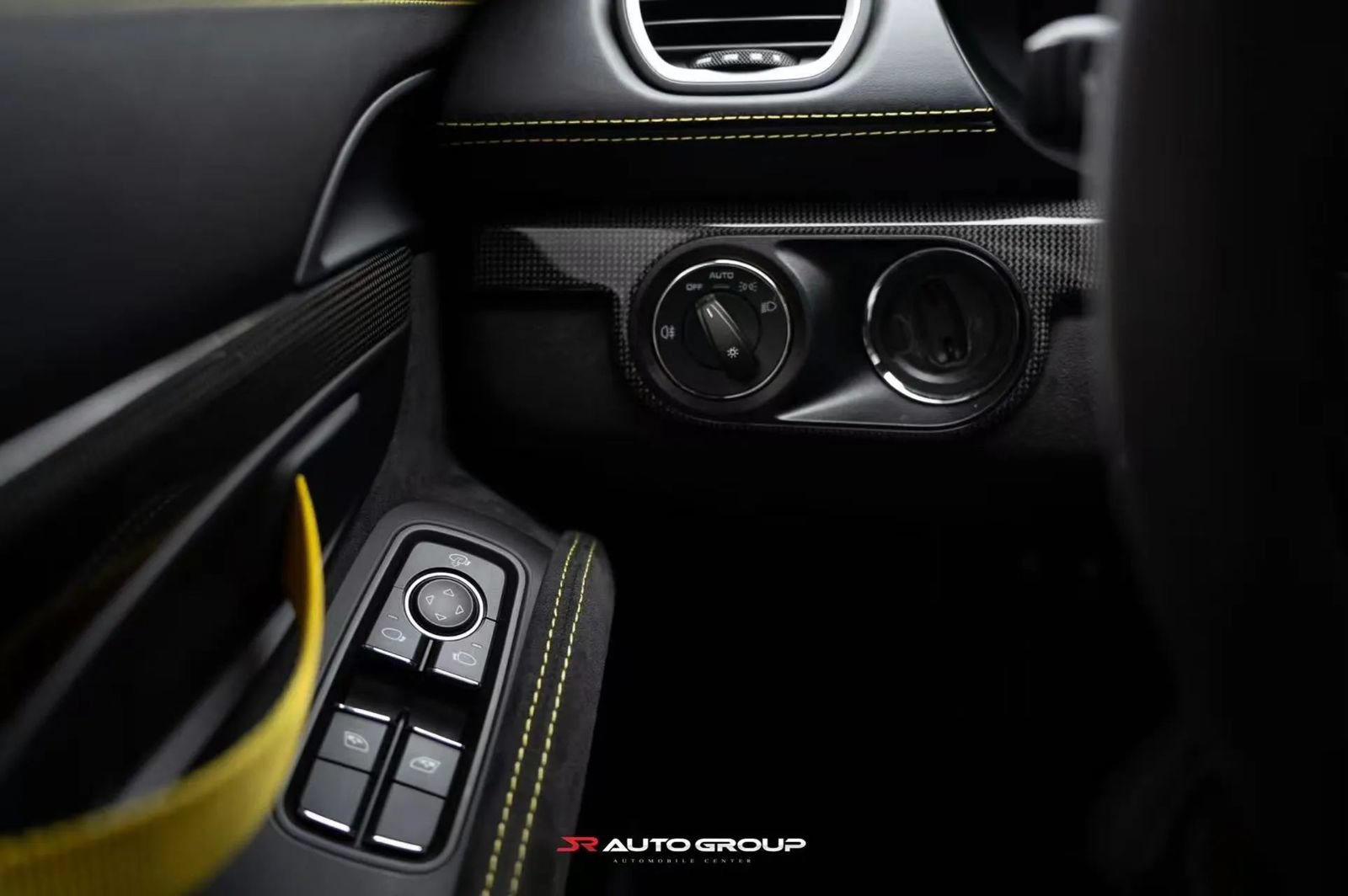 Used 2020 Porsche 718 Cayman GT4 RWD image 21