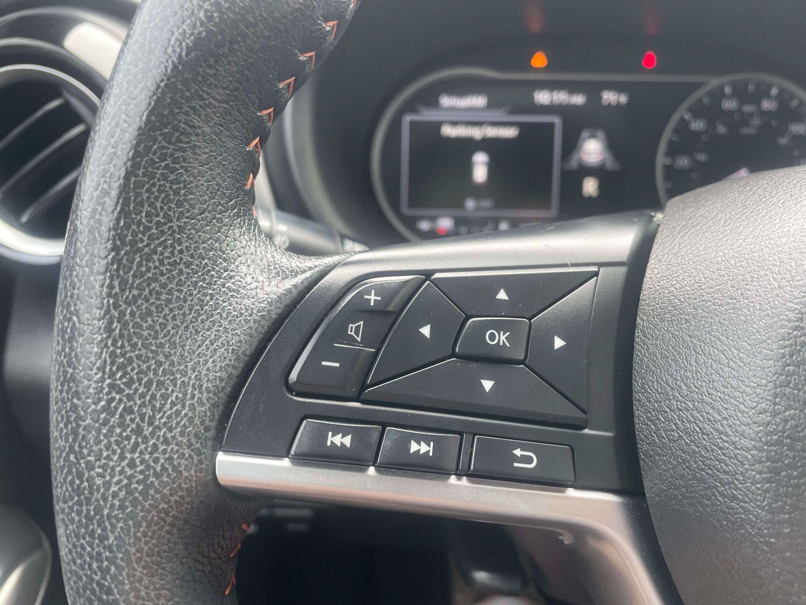 Used 2020 Nissan Kicks SR w/ Exterior Package FWD image 18