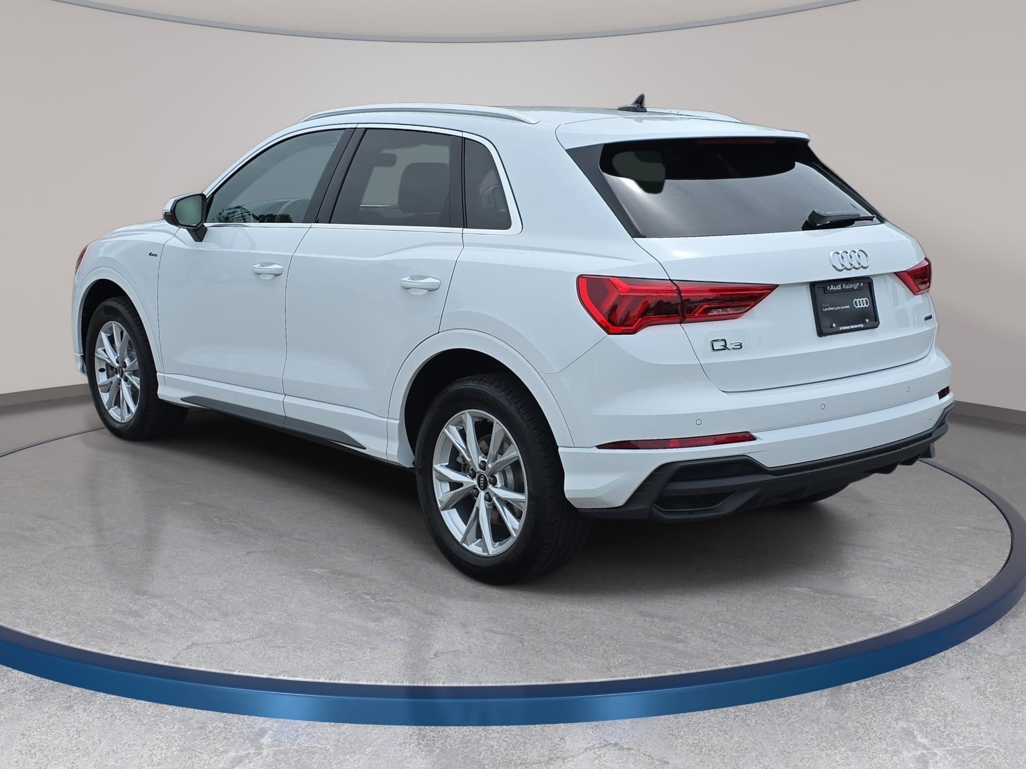 Certified 2025 Audi Q3 2.0T Premium w/ Convenience Package AWD/4WD image 7