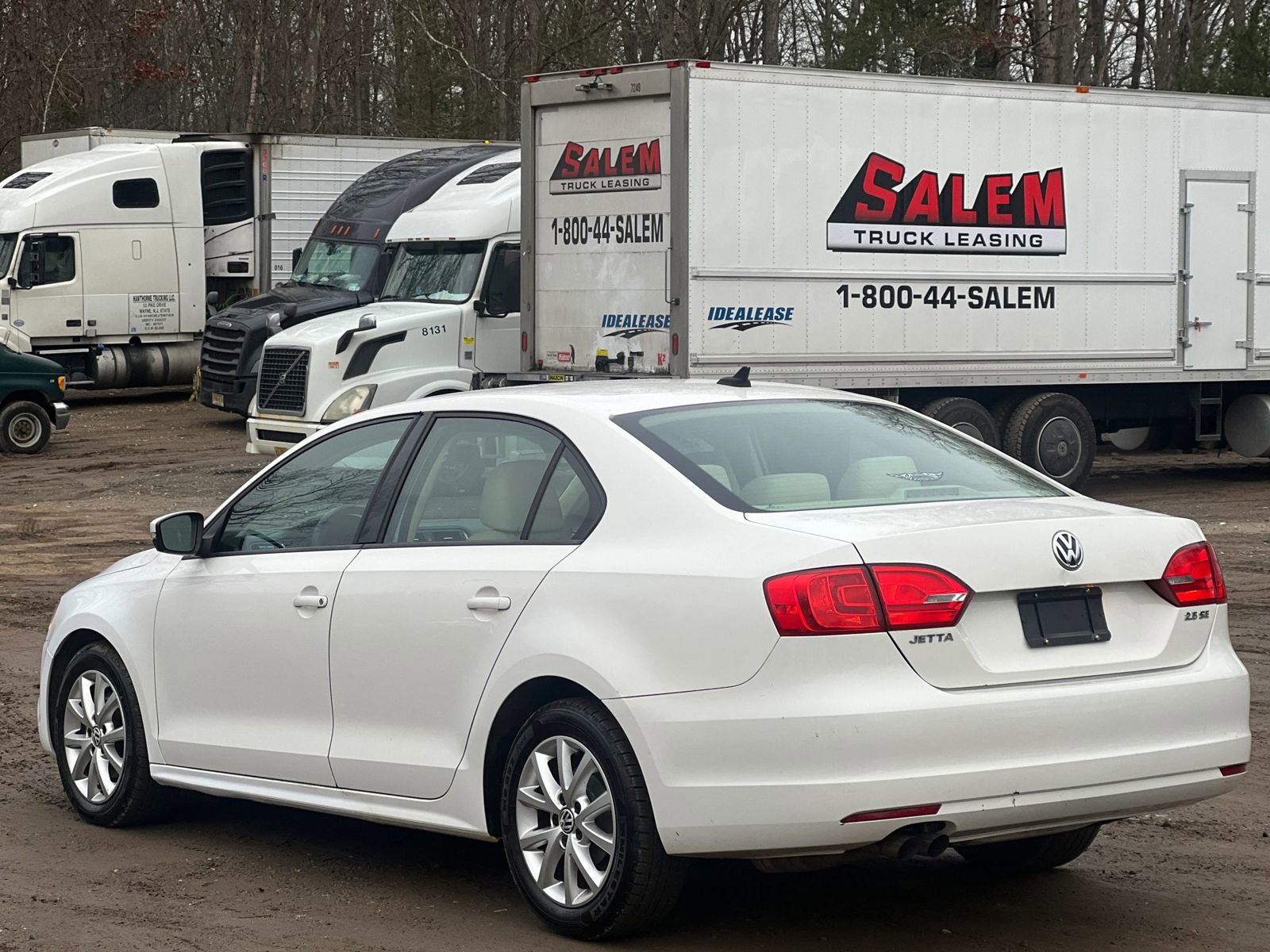 Used 2011 Volkswagen Jetta SE image 4