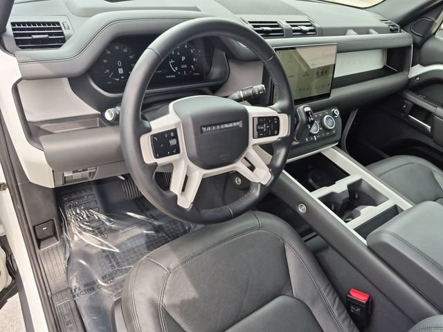 Used 2025 Land Rover Defender 110 X-Dynamic SE AWD/4WD image 11
