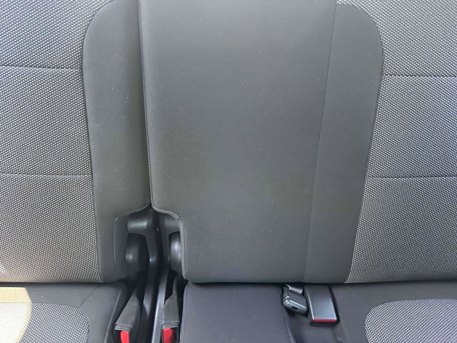 Used 2023 Chevrolet Traverse LT image 12