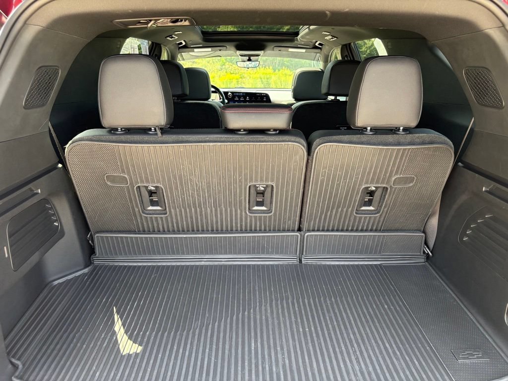 Used 2025 Chevrolet Traverse RS w/ LPO, Floor Liner Package FWD image 62