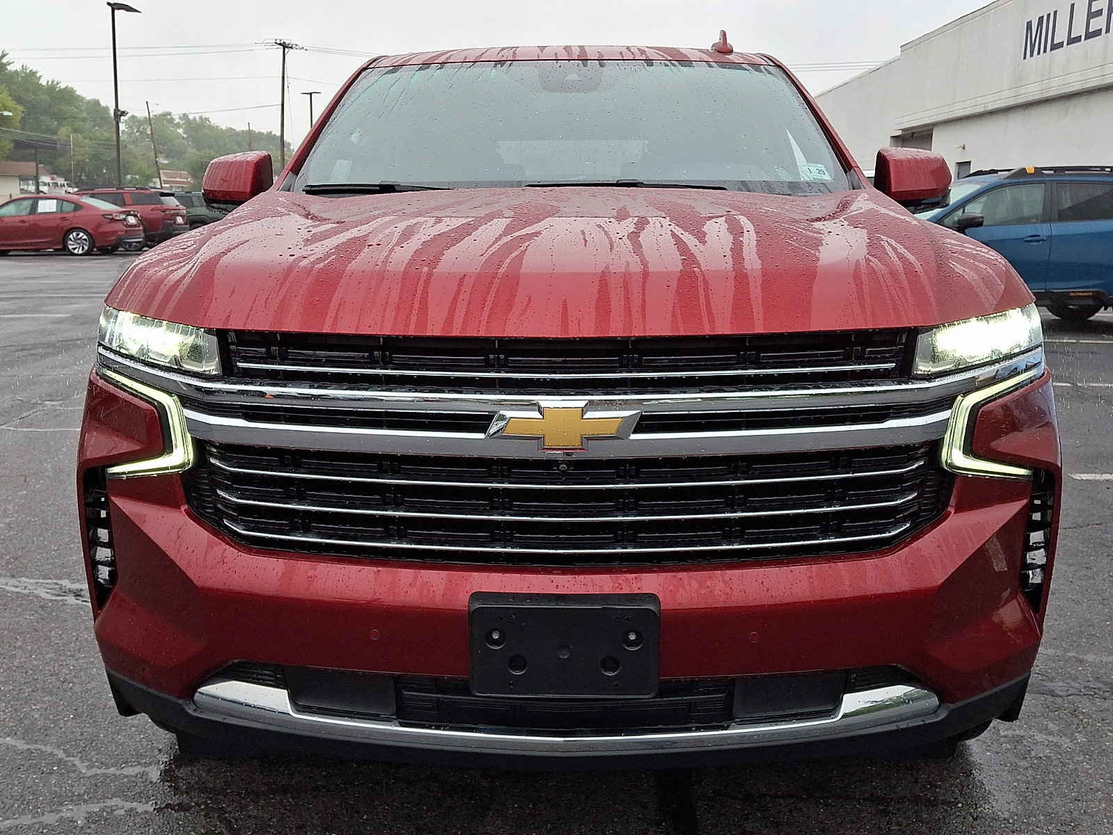 Used 2023 Chevrolet Tahoe LT w/ Luxury Package AWD/4WD image 2