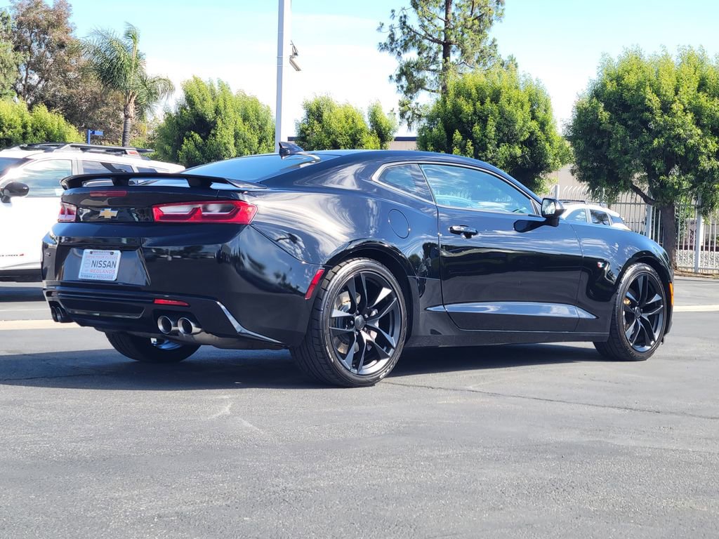 Used 2016 Chevrolet Camaro SS RWD image 4