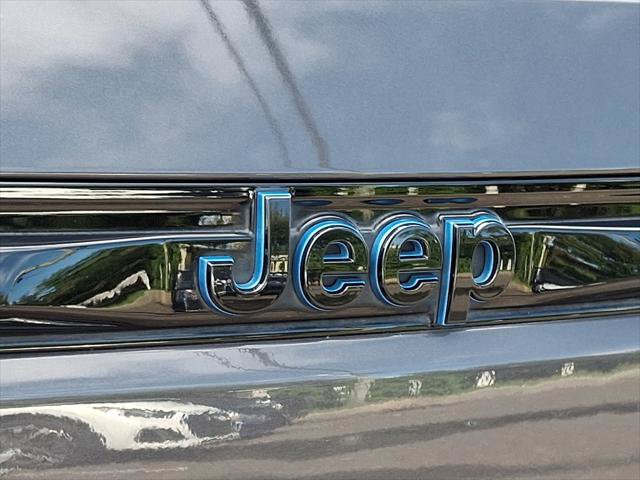 Certified 2024 Jeep Grand Cherokee Summit AWD/4WD image 17