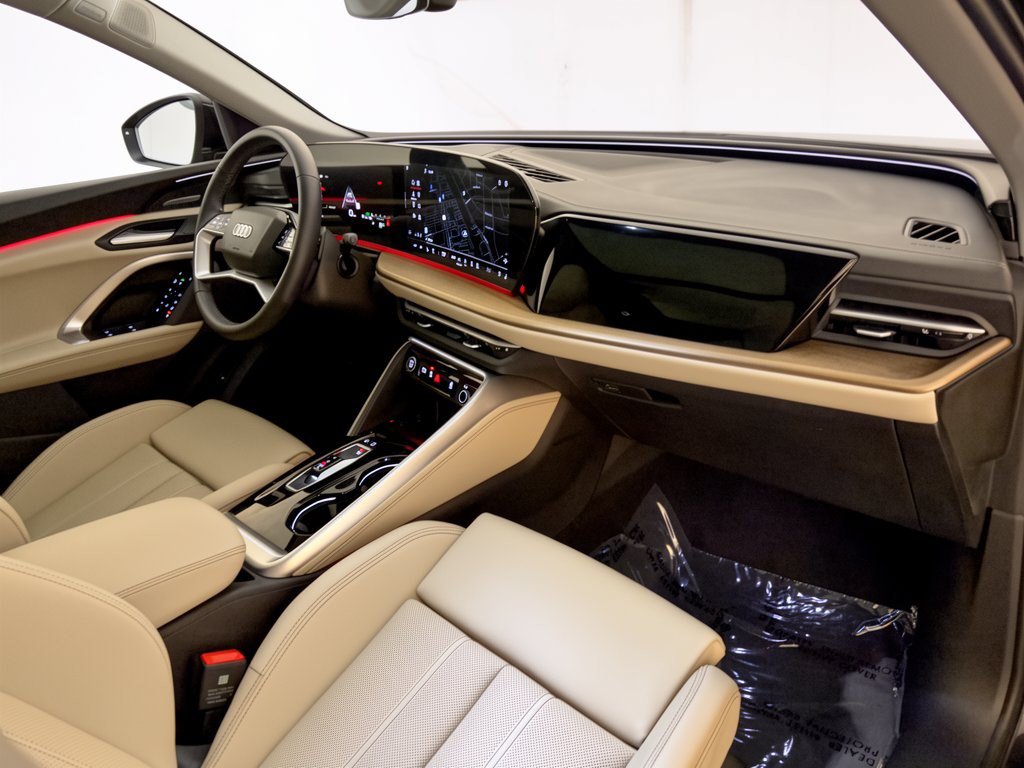 Certified 2025 Audi Q5 Premium w/ Premium Plus AWD/4WD image 31