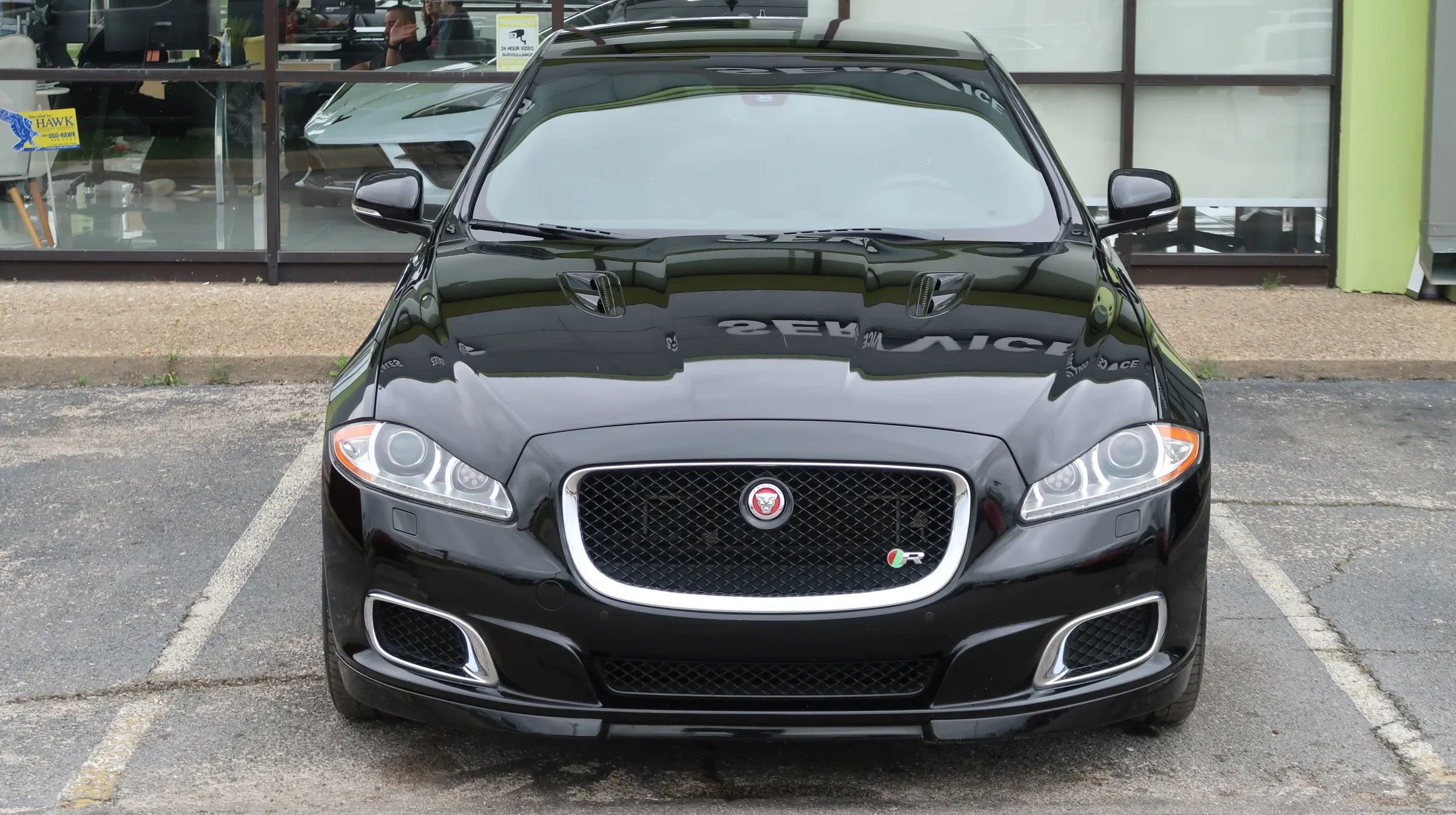 Used 2014 Jaguar XJ R LWB image 3