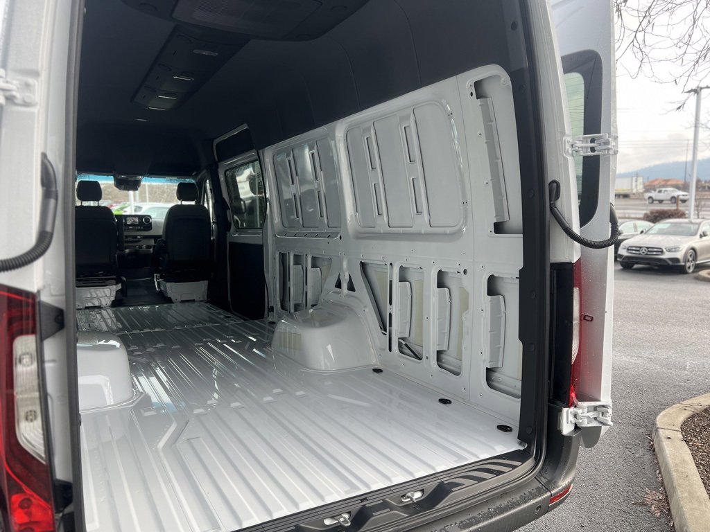 Used 2024 Mercedes-Benz Sprinter 3500 image 15