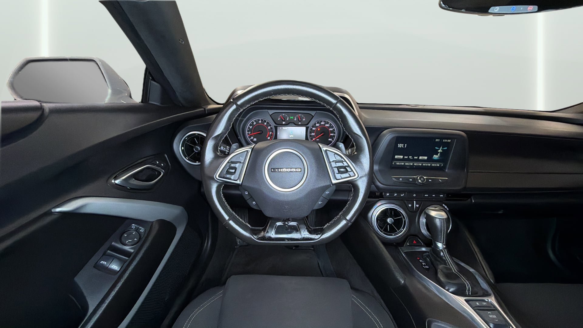 Used 2016 Chevrolet Camaro LT RWD image 17