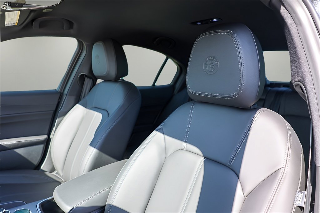 New 2025 Alfa Romeo Giulia w/ Driving Assist Package image 10