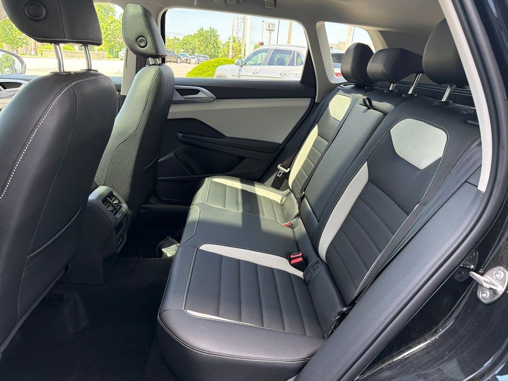 New 2026 Volkswagen Taos SEL AWD/4WD image 16