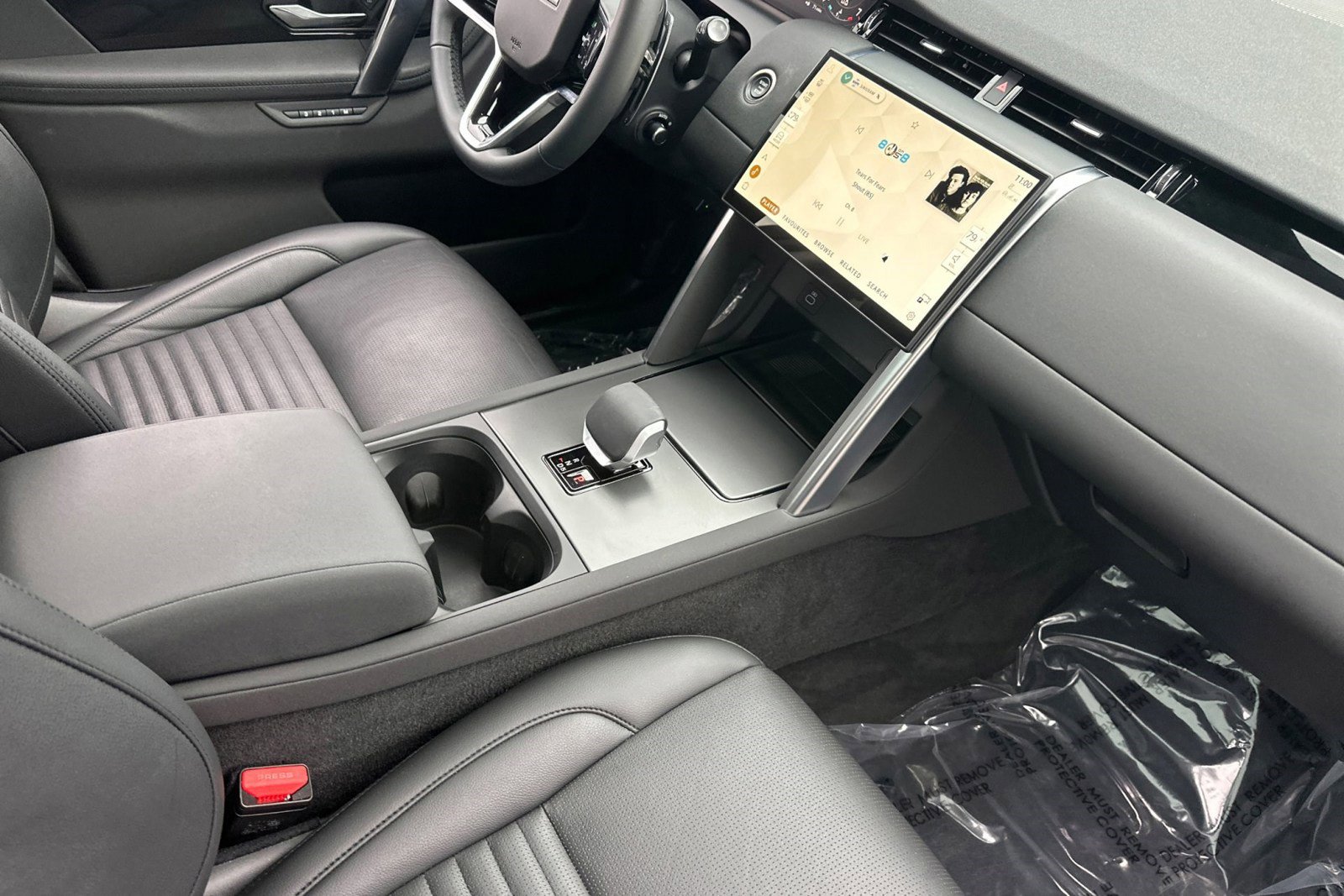 Certified 2025 Land Rover Discovery Sport S image 31