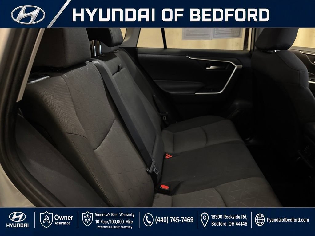 Used 2025 Toyota RAV4 XLE AWD/4WD image 28