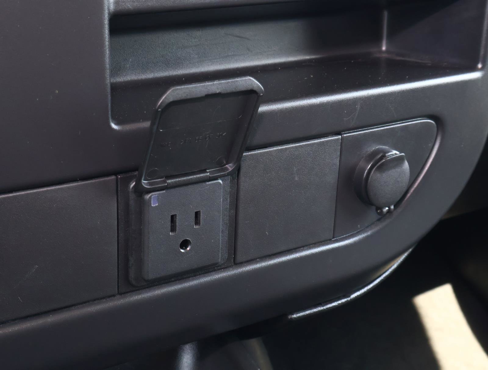 Used 2025 Chevrolet Express 3500 LS image 19