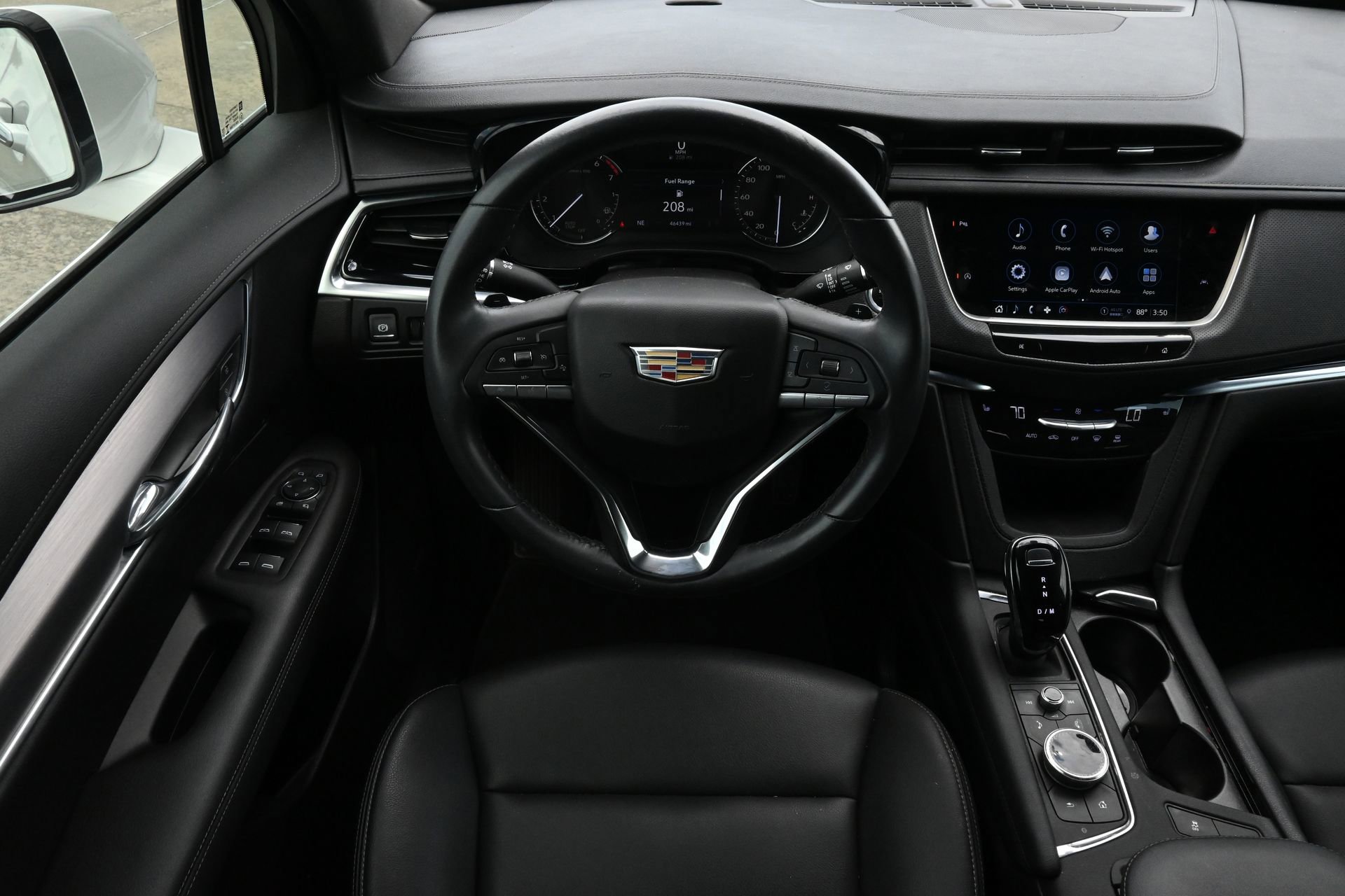 Certified 2023 Cadillac XT6 Luxury FWD image 9