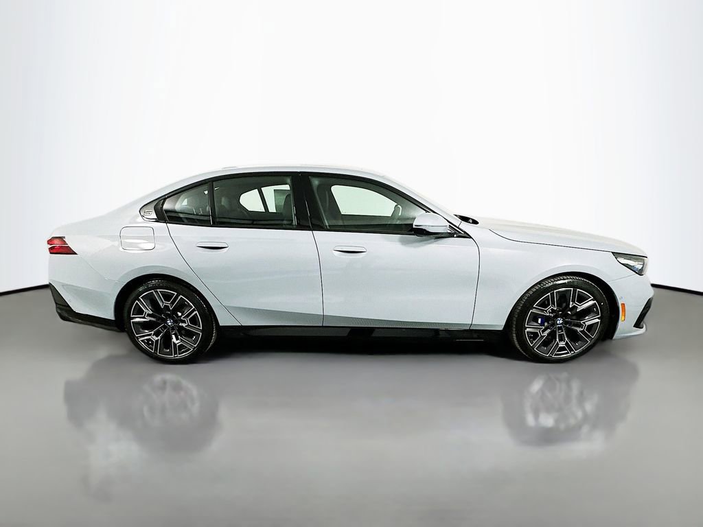 New 2026 BMW i5 eDrive40 w/ M Sport Package image 4