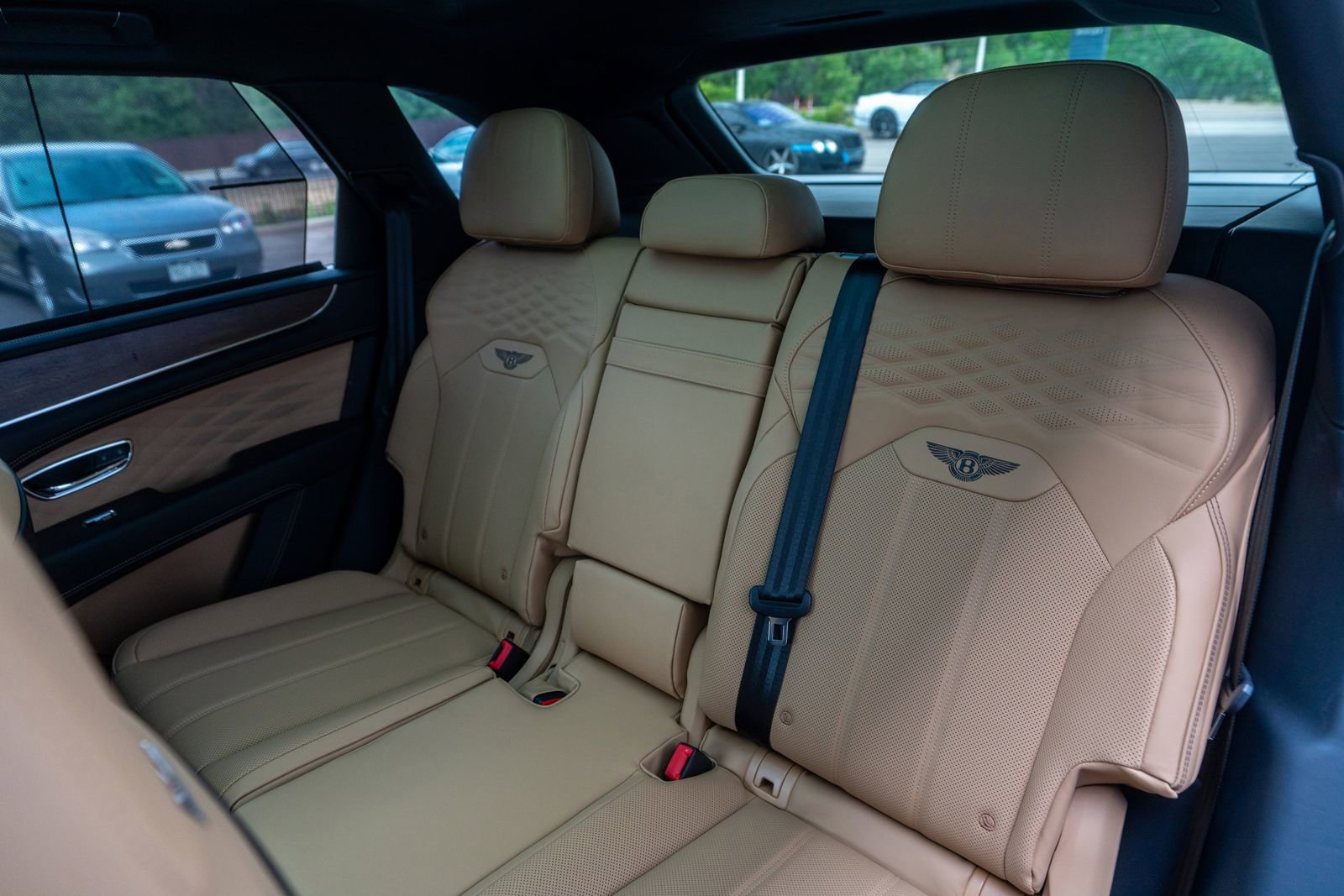 New 2025 Bentley Bentayga image 32