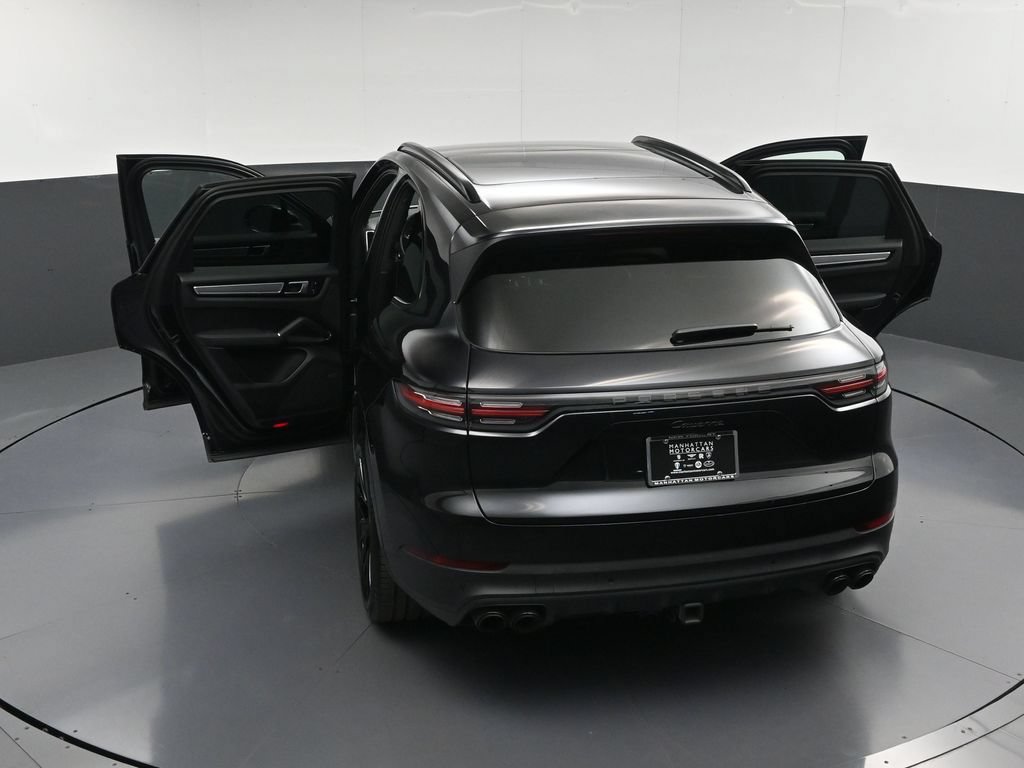 Certified 2022 Porsche Cayenne Platinum Edition AWD/4WD image 34