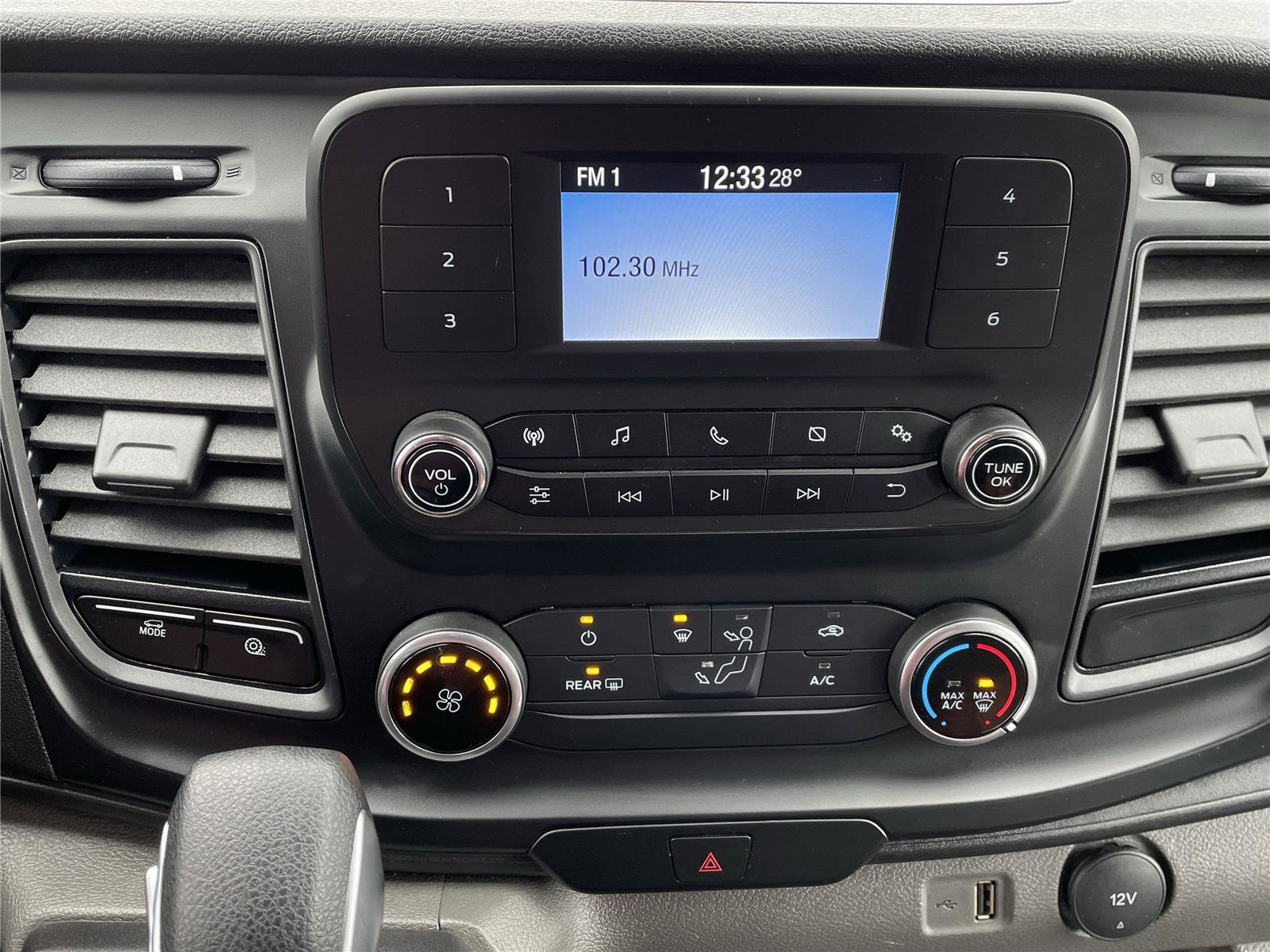 Used 2024 Ford Transit 250 Low Roof w/ Exterior Upgrade Package RWD image 29