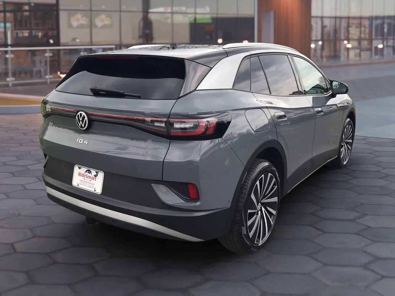 Used 2023 Volkswagen ID.4 Pro S Plus image 5