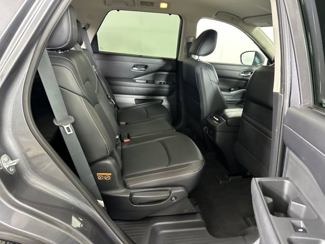 Used 2023 Nissan Pathfinder SL image 27