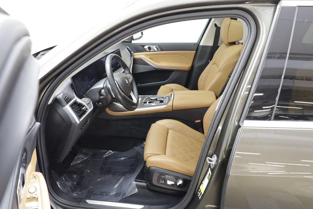 Certified 2024 BMW X7 xDrive40i w/ Premium Package AWD/4WD image 6