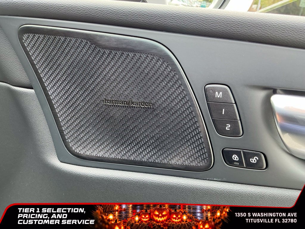 Used 2023 Volvo XC60 B5 Ultimate w/ Protection Package Premier FWD image 16