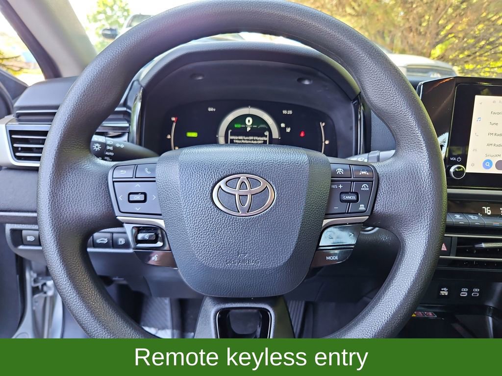 Used 2025 Toyota Camry SE FWD image 10