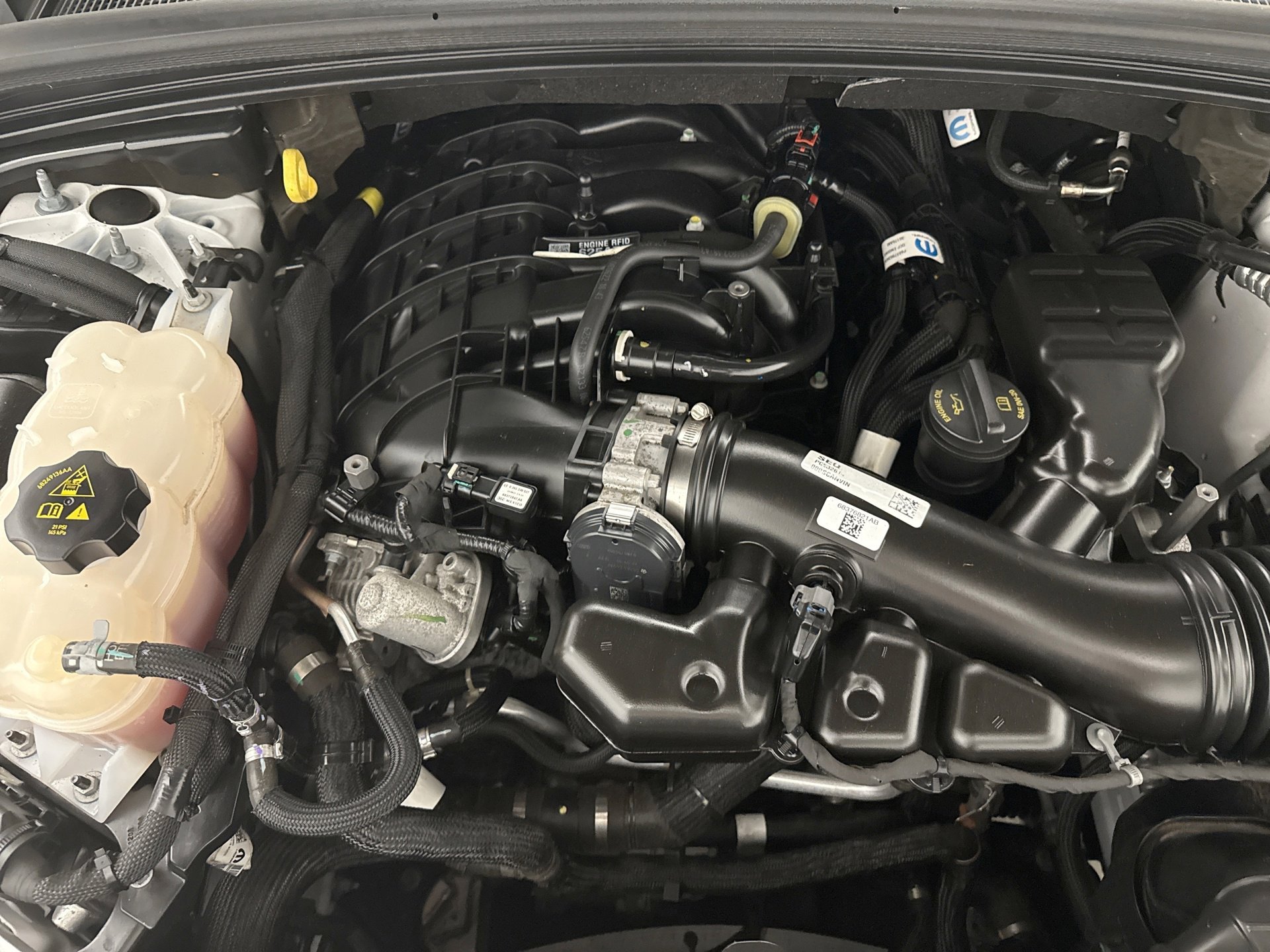 Used 2023 Jeep Grand Cherokee Limited AWD/4WD image 25