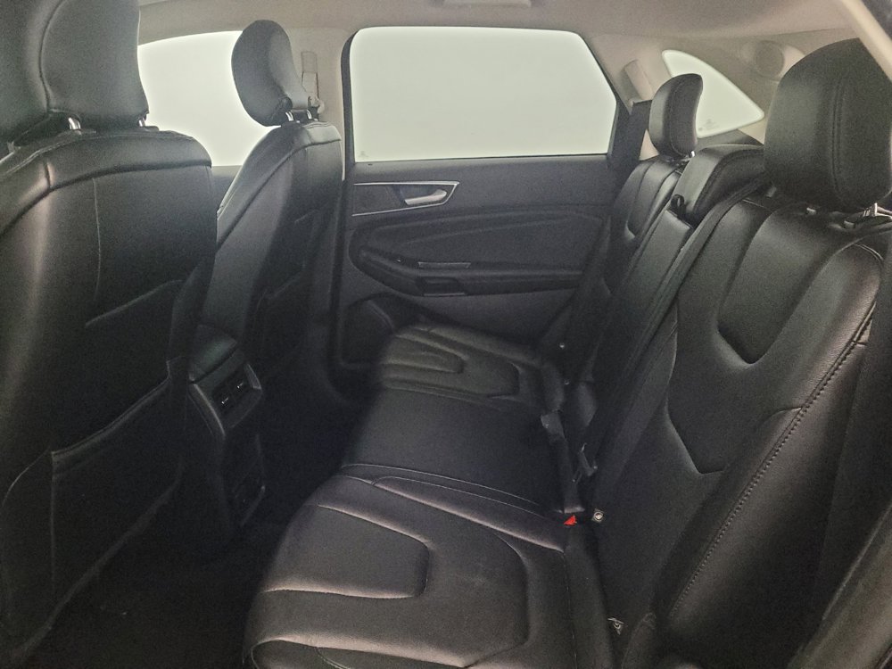 Used 2019 Ford Edge Titanium AWD/4WD image 18
