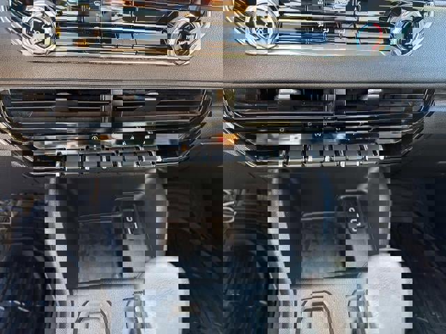 Certified 2024 Chevrolet Colorado W/T image 34